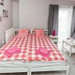 Grey House Хостел Вроцлав