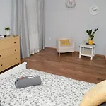 Grey House Хостел *