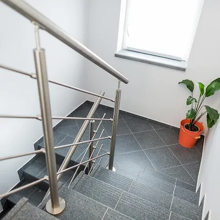 Grey House * Βρότσλαβ