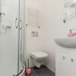 Grey House بيت شباب فروتسواف