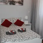 Grey House بيت شباب
