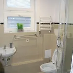 Grey House بيت شباب