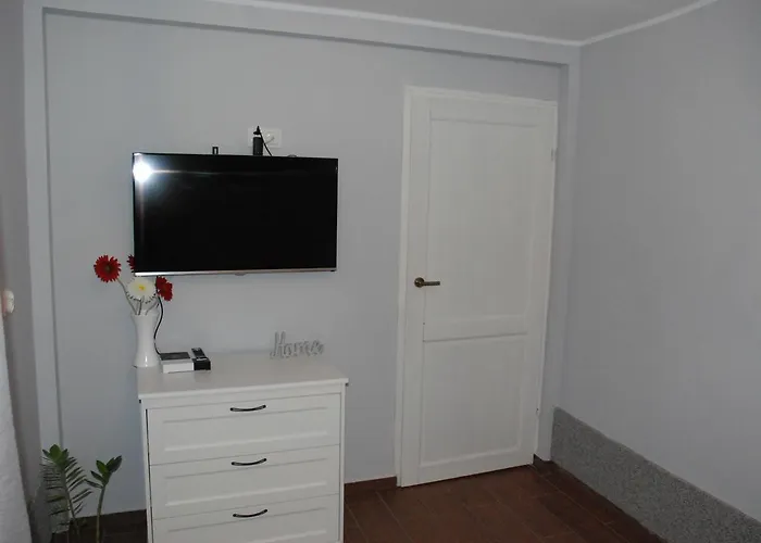 Grey House Хостел Вроцлав